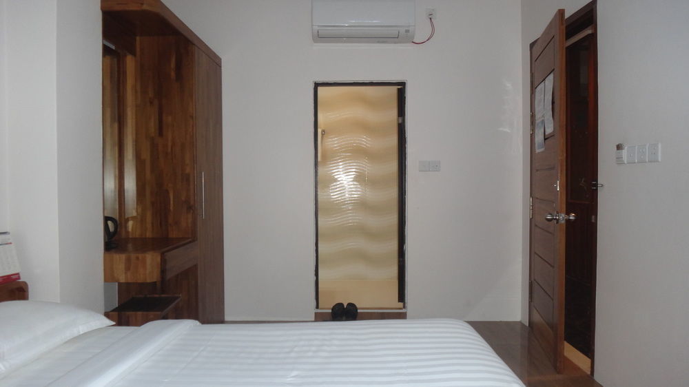 Chit Sayar Hotel Yangon Exterior foto