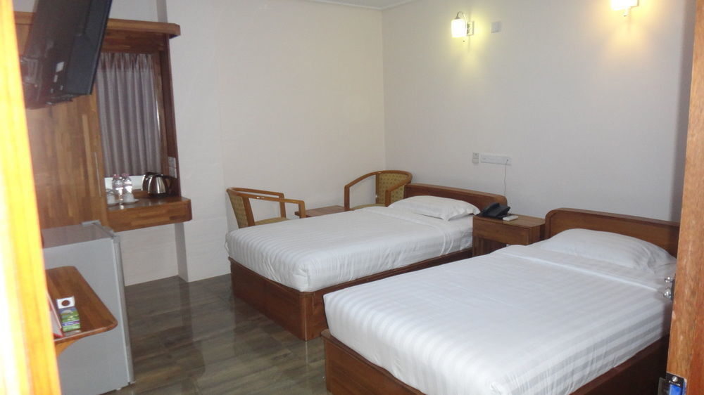Chit Sayar Hotel Yangon Exterior foto